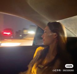 -时尚殿堂明星门店