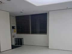 -卡罗酒店(东门晒布地铁站店)