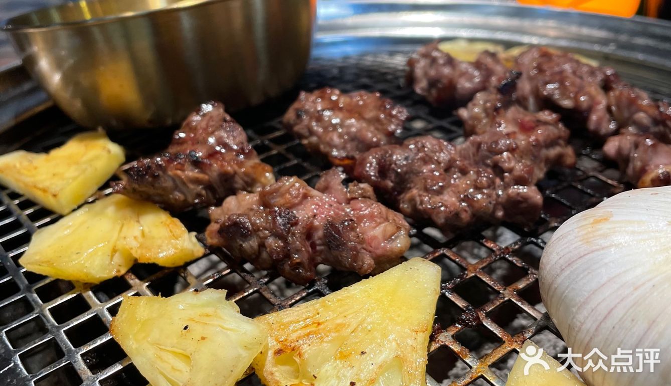 开炙318烤肉场ins风打卡新地标