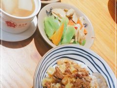 -红猪卤肉饭(大西洋美食城店)