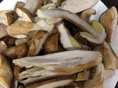 -菌之家·专业纯野生菌火锅·特色炒菌
