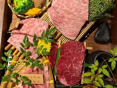-山川小町·极番烧肉(新地假日广场店)