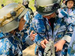 -亲兄弟真人CS团建拓展基地