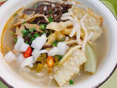 -丽丽三鲜螺蛳粉(田林路店)