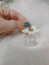 -芮娅时光半永久纹眉·美甲美睫·皮肤管理