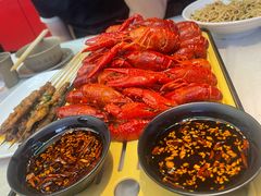 -肥肥虾庄·金牌油焖大虾(沙湖店)