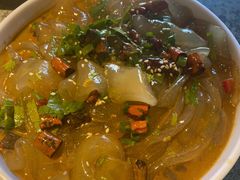 黄瓜拌拉皮-华盛园卷子王农家菜水库鱼