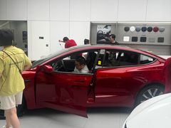 -TESLA 特斯拉(广州天环广场体验店)
