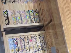 -豪门视光·星趣控·蔡司依视路眼镜代理商(中央大街店)