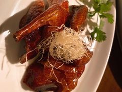 妙龄脆皮乳鸽-湖滨28中餐厅·西湖宴·杭州君悦酒店