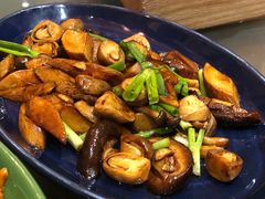 青城山炒香菌-君悦酒店·1881·北京烤鸭