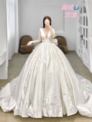 -洋洋婚纱品牌集合店
