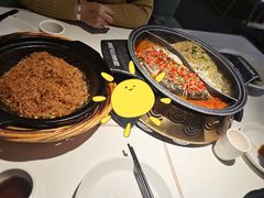 -阿瓦山寨·湘菜现炒·剁椒鱼头王(咸阳总店)