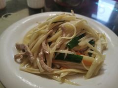 茭白炒肉丝-民间瓦缸煨汤館(嵩山路店)