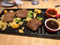-必胜客(WOW中心城店)