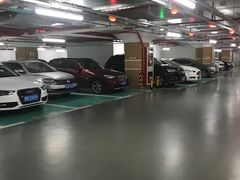 -龙湖天街-停车场