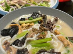 -郑猛记石岐鸽主题餐厅(长江店)