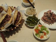 -闫家驴肉老店(华电一校店)