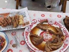 -老街烧烤大排档·地道湖北菜·龙虾馆(汉口火车站店)