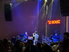 -TZ House音乐现场(来福士中心店)