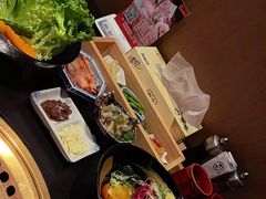 -山川小町·极番烧肉(新地假日广场店)