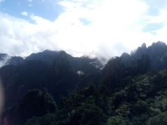 -黄山阿拉酒店(黄山风景区换乘中心店)