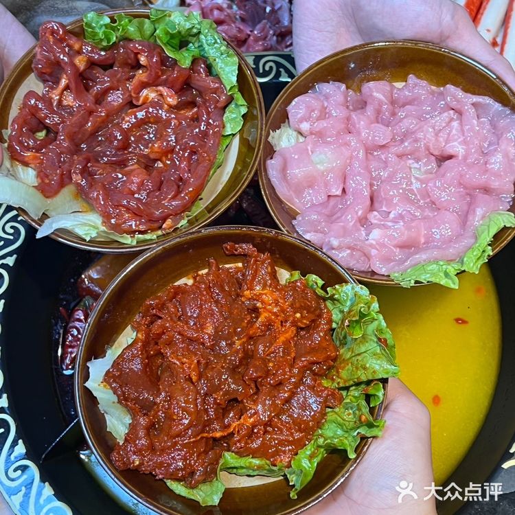 他家的老火锅味道真的是又辣又爽，特别好吃。