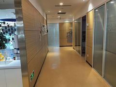 -瑞尔齿科(上海长风大悦城店)