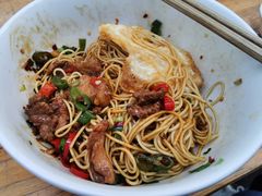 辣椒炒肉干拌面-虎子面粉馆(五一东村店)