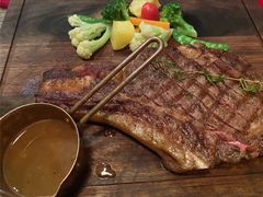 澳洲带骨战斧牛排-SISTERS BAR RESTAURANT川意酒馆(嘉善老市H楼店)