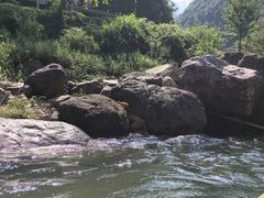 -安吉龙王山峡谷漂流