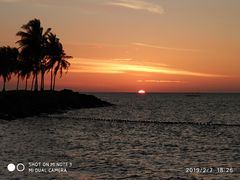 -Sunset Bar(丹绒亚路香格里拉店)