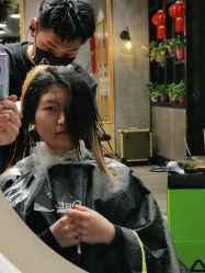 -时尚殿堂明星门店