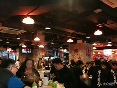 大堂-鲜入围煮花胶鸡海鲜火锅