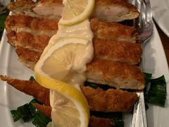 -Chom Cafe and Restaurant