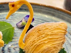 鲍鱼天鹅酥-白天鹅宾馆-宏图府餐厅