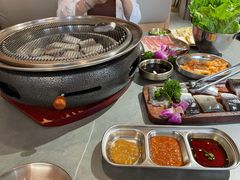 -围炉肉舍•炭烤活鳗•丹东海鲜烤肉(步行街店)