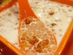 椰汁西米鲜奶桃胶-顺记冰室(宝华路店)