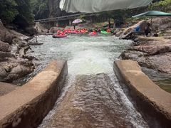 -安吉龙王山峡谷漂流