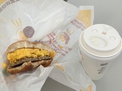 -麦当劳(上海虹桥站30B检票口楼上)