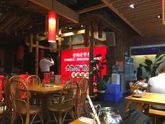 大堂-野山舂·贵州现舂酸汤火锅(鸿通城店)