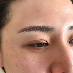-一个差评成就的纹眉店