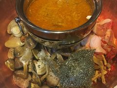 蟹粉火焰海鮮鍋-鲜入围煮花胶鸡海鲜火锅