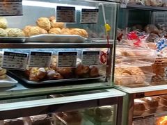 面包甜点陈列柜-白玉兰食品(甜云店)