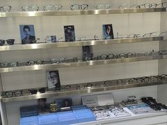 -视野联行眼镜•蔡司•依视路(温江店)