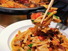 -辣尚瘾·烤鱼·新川菜(牡丹园直营店)