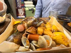 -BOURBON 玻本美式餐厅酒吧(虹桥新天地店)