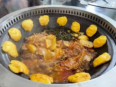 -东北烧烤铁锅炖水库鱼