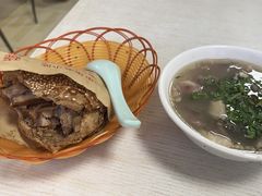 -洪峰浩老北京烧饼夹肉(角门路店)
