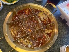 -小天鹅火锅·一线江景洪鼎旗舰店(洪崖洞店)